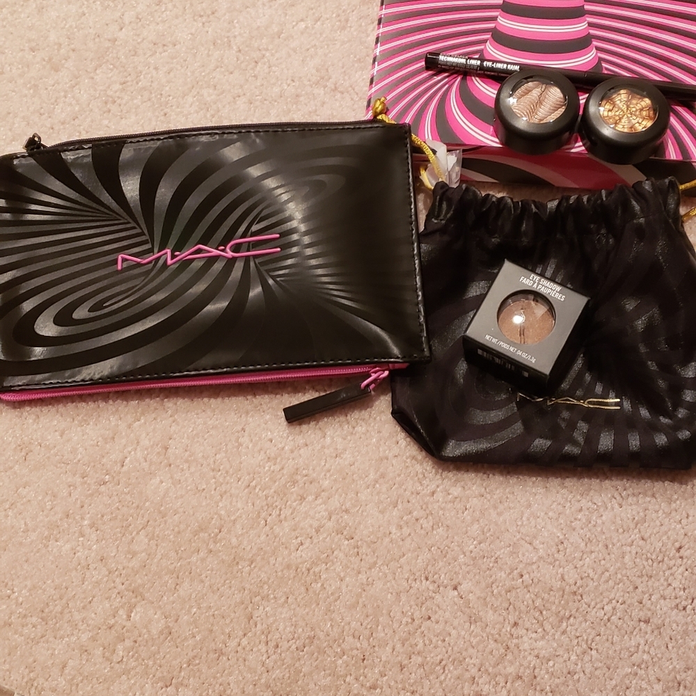 MAC makeup set with bags and box NWOT